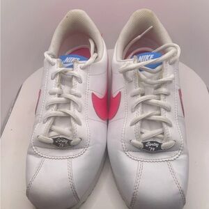 Nike White and Red Sneakers